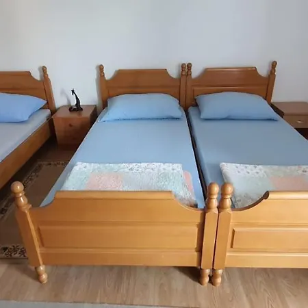 Andela Неум